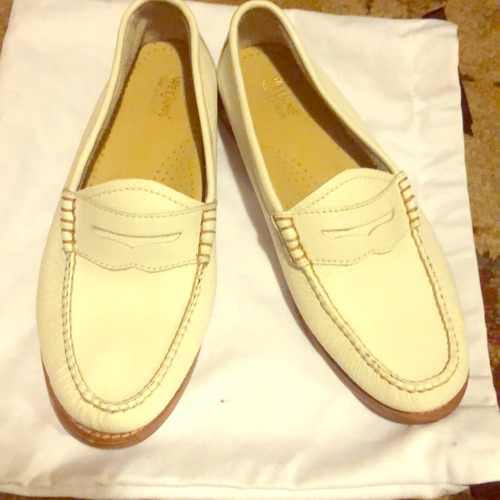 Nice loafers worn once size M7 WEEJUNS